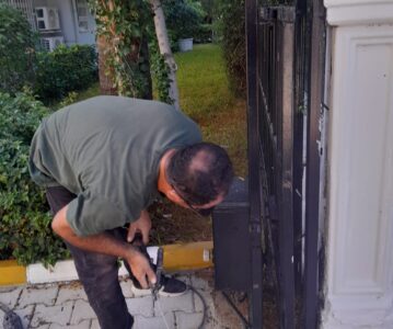 Otoparkta maddi hasarlı kaza